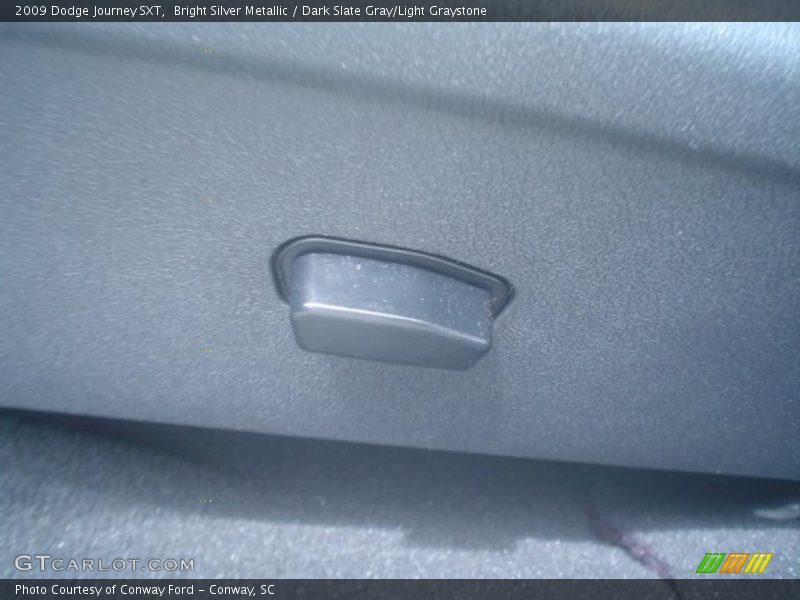Bright Silver Metallic / Dark Slate Gray/Light Graystone 2009 Dodge Journey SXT