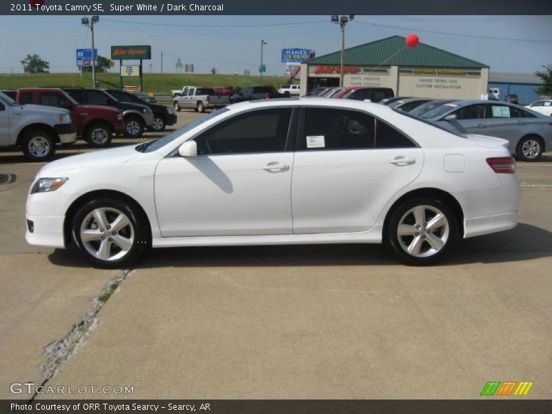 Super White / Dark Charcoal 2011 Toyota Camry SE