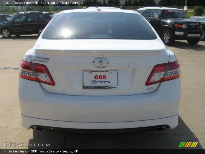 Super White / Dark Charcoal 2011 Toyota Camry SE