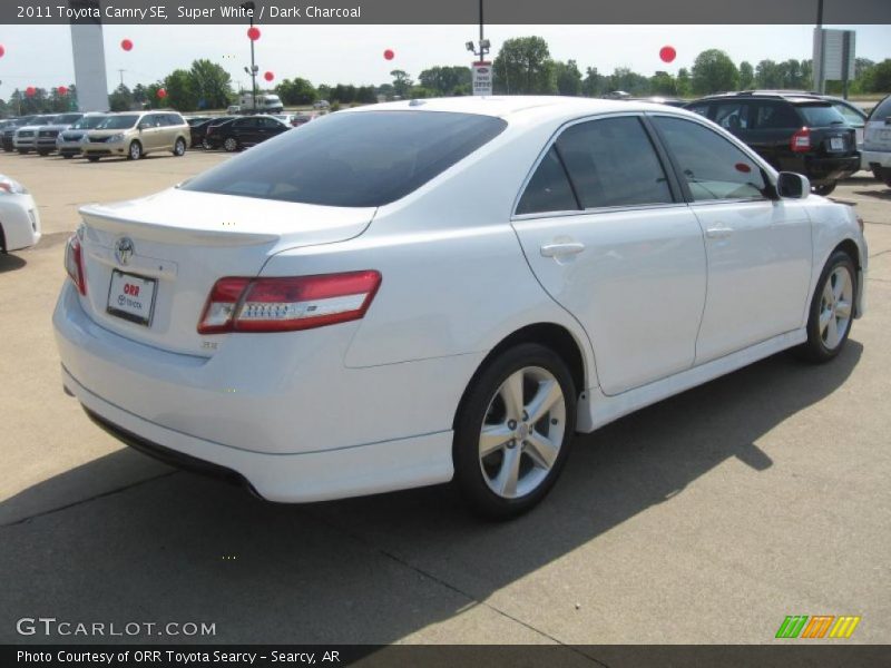 Super White / Dark Charcoal 2011 Toyota Camry SE