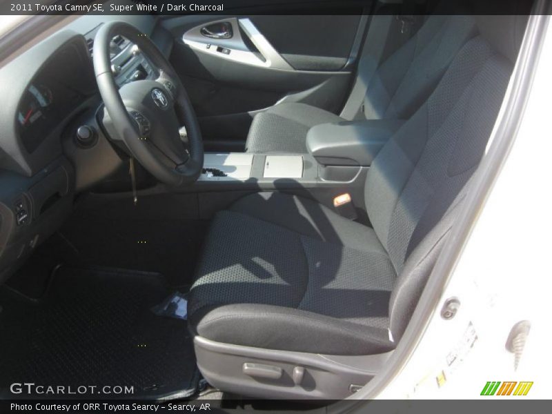Super White / Dark Charcoal 2011 Toyota Camry SE