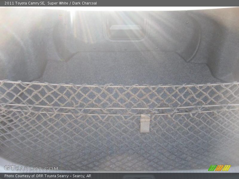 Super White / Dark Charcoal 2011 Toyota Camry SE