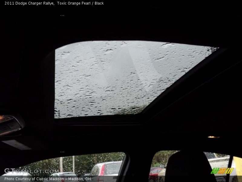 Sunroof of 2011 Charger Rallye