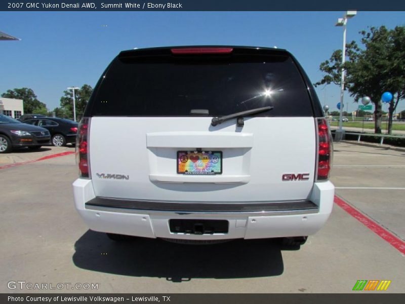 Summit White / Ebony Black 2007 GMC Yukon Denali AWD