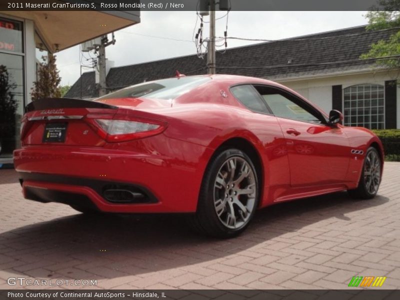 Rosso Mondiale (Red) / Nero 2011 Maserati GranTurismo S