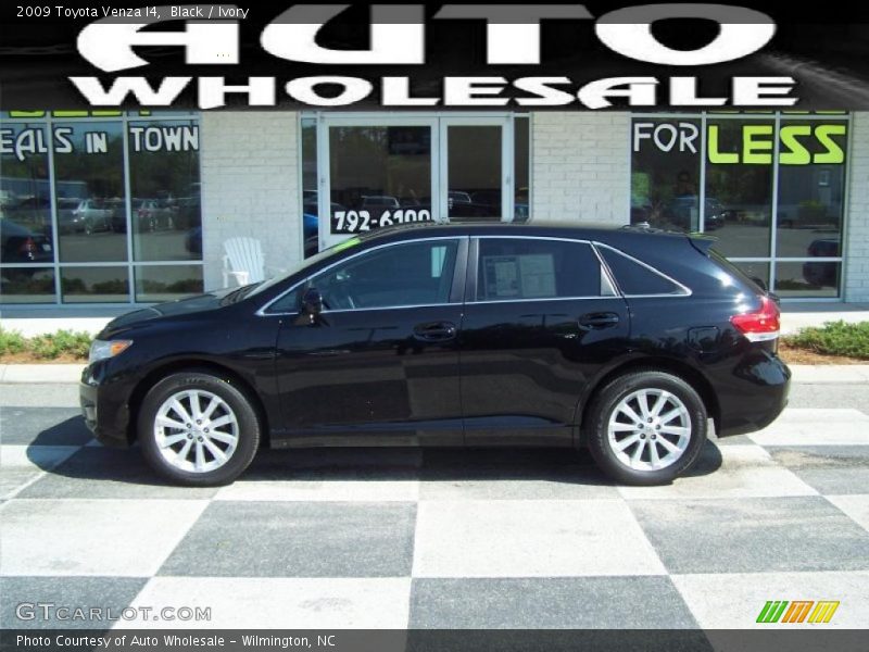 Black / Ivory 2009 Toyota Venza I4