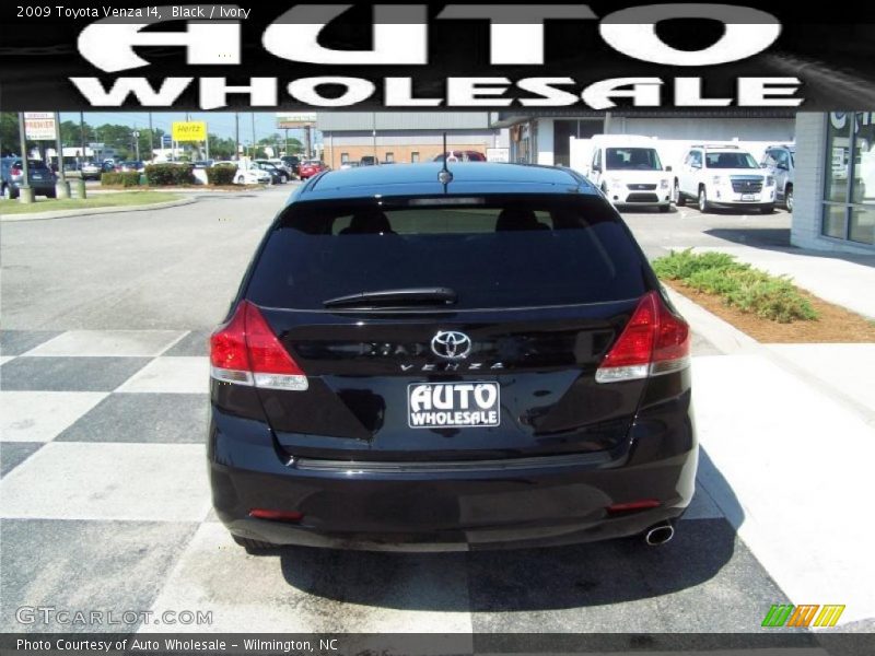 Black / Ivory 2009 Toyota Venza I4