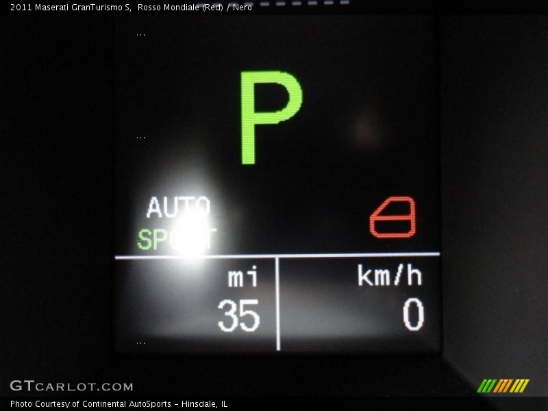 Rosso Mondiale (Red) / Nero 2011 Maserati GranTurismo S