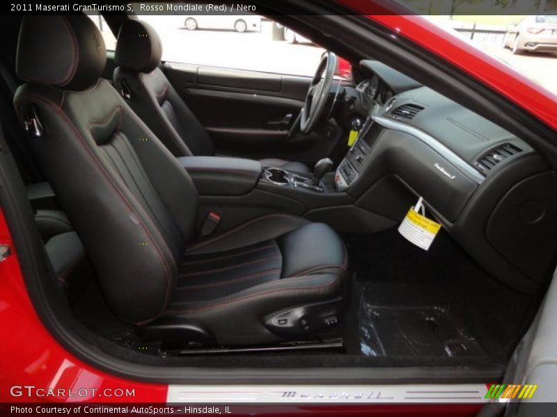 Rosso Mondiale (Red) / Nero 2011 Maserati GranTurismo S