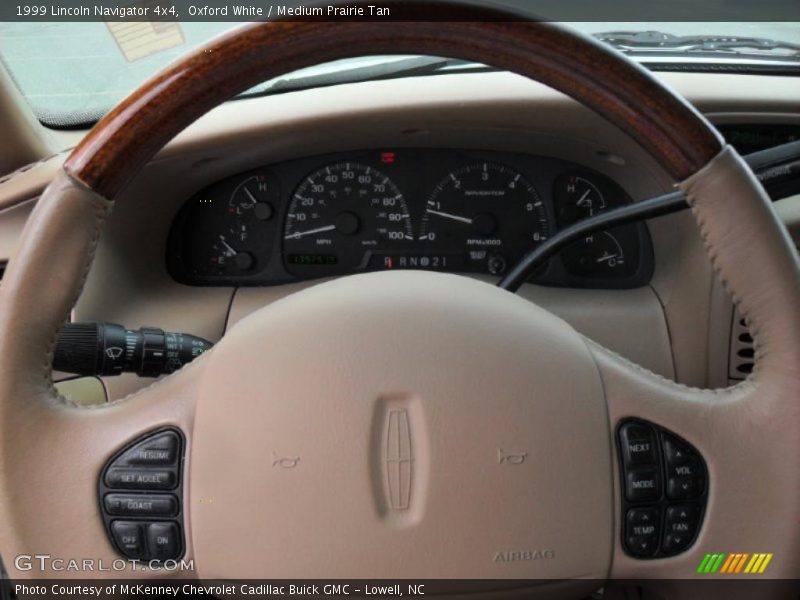 Oxford White / Medium Prairie Tan 1999 Lincoln Navigator 4x4