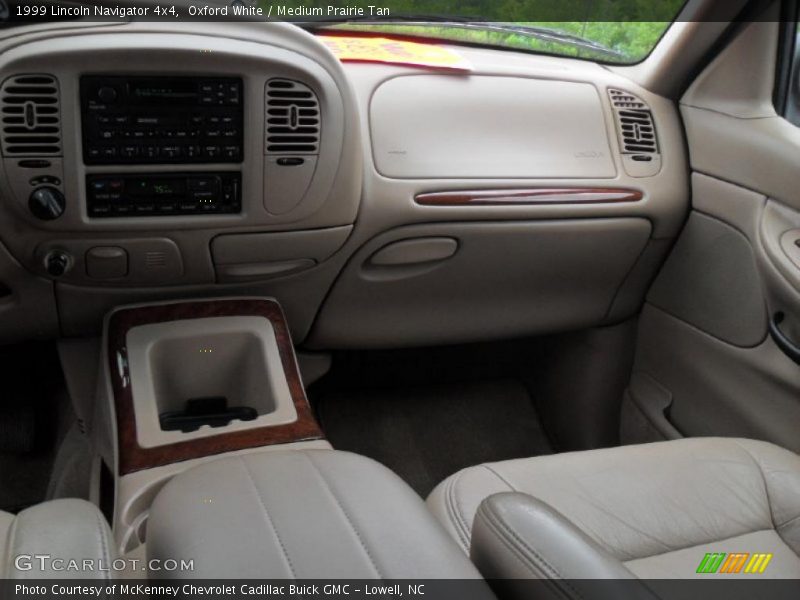 Oxford White / Medium Prairie Tan 1999 Lincoln Navigator 4x4