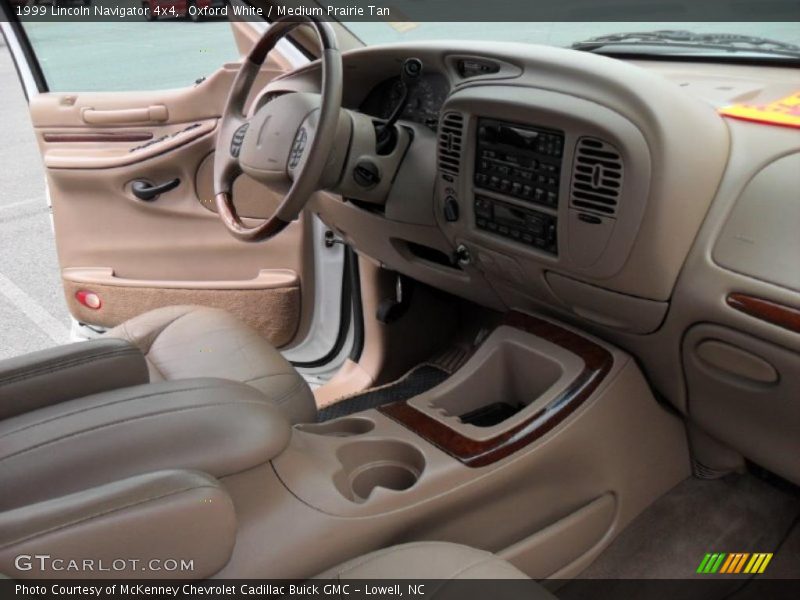  1999 Navigator 4x4 Medium Prairie Tan Interior