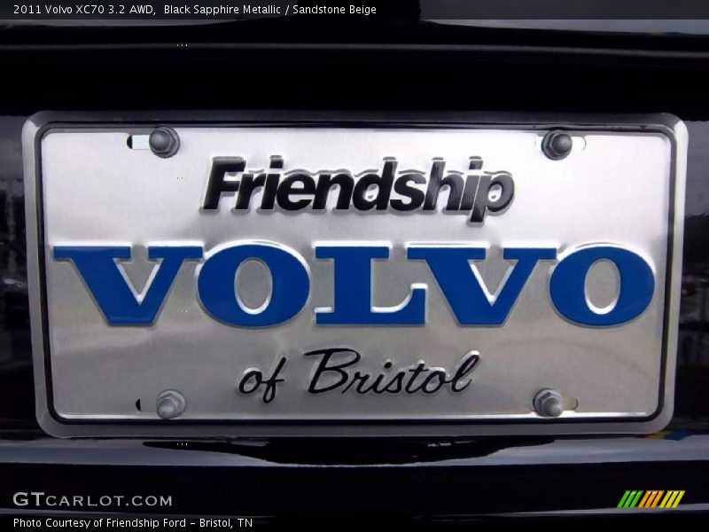 Black Sapphire Metallic / Sandstone Beige 2011 Volvo XC70 3.2 AWD