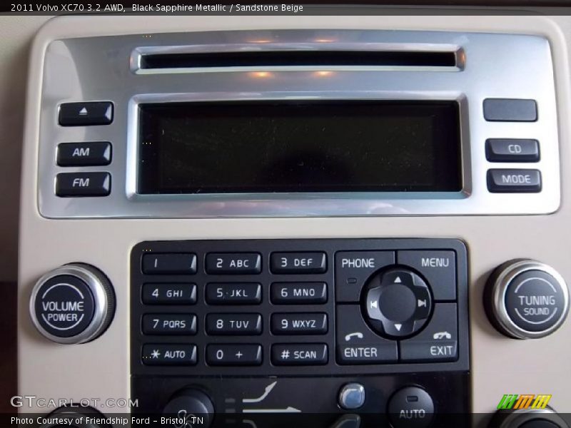 Controls of 2011 XC70 3.2 AWD