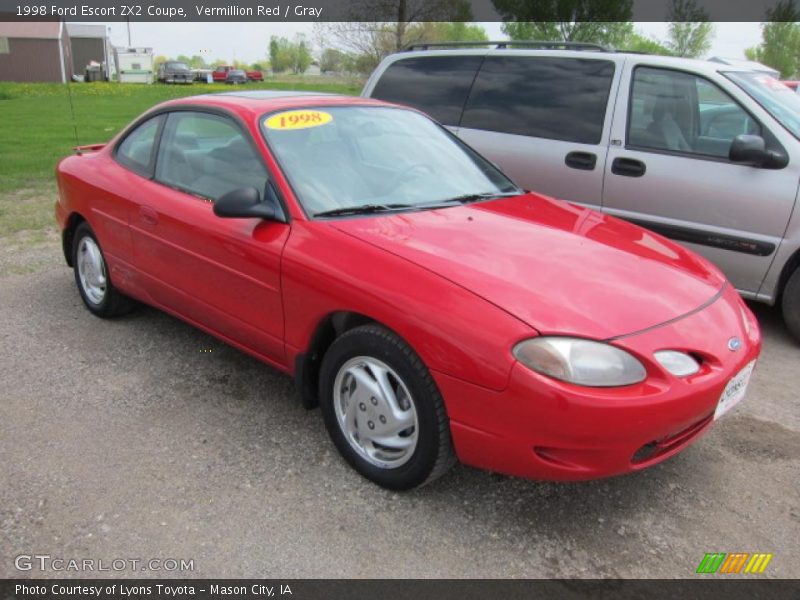 Front 3/4 View of 1998 Escort ZX2 Coupe