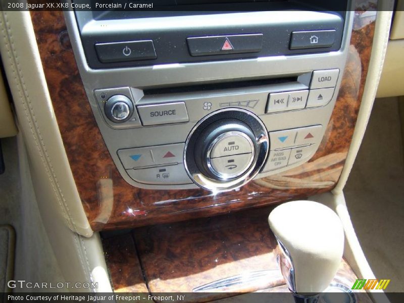 Controls of 2008 XK XK8 Coupe