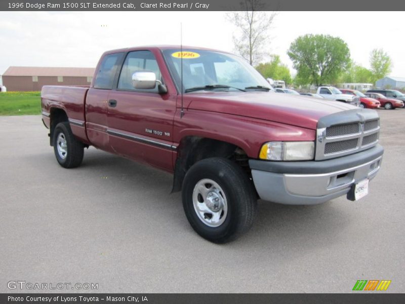 Front 3/4 View of 1996 Ram 1500 SLT Extended Cab
