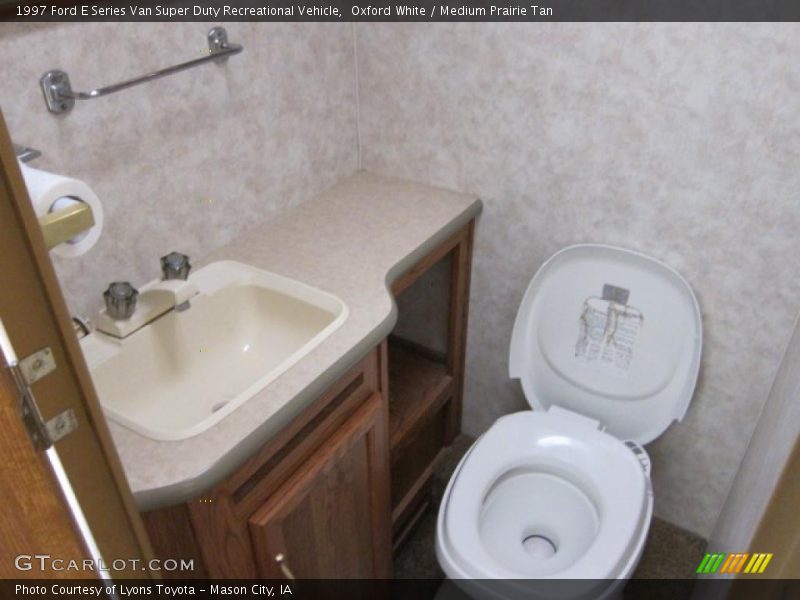Oxford White / Medium Prairie Tan 1997 Ford E Series Van Super Duty Recreational Vehicle