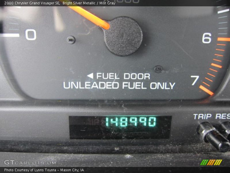 Bright Silver Metallic / Mist Gray 2000 Chrysler Grand Voyager SE