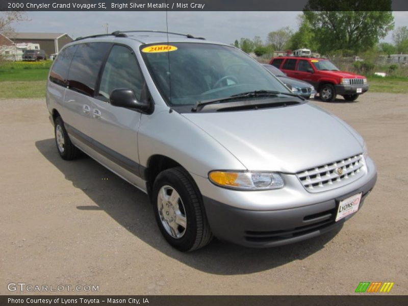 Bright Silver Metallic / Mist Gray 2000 Chrysler Grand Voyager SE