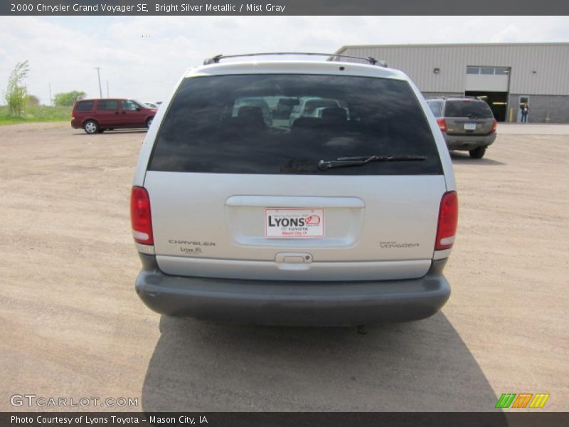 Bright Silver Metallic / Mist Gray 2000 Chrysler Grand Voyager SE