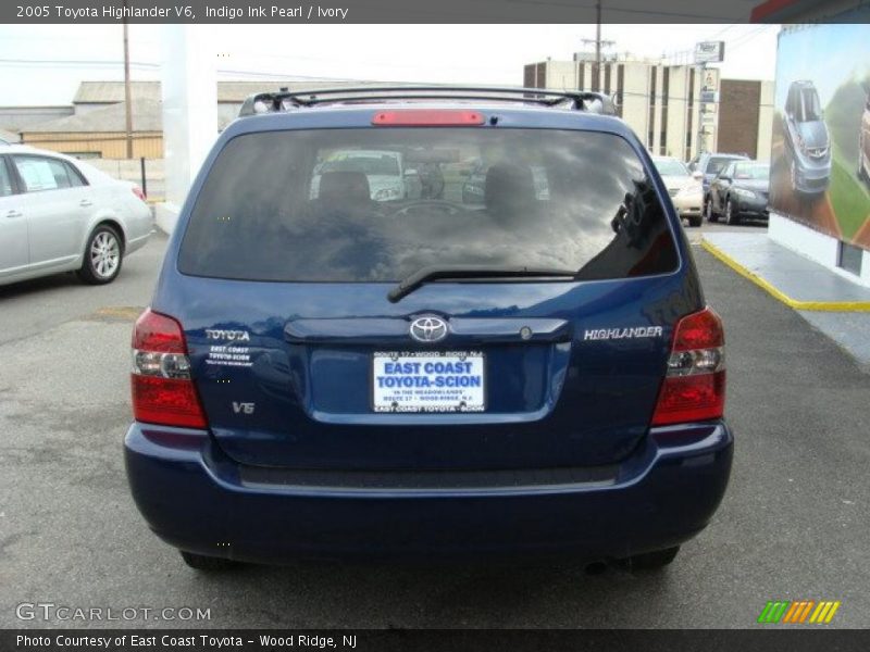 Indigo Ink Pearl / Ivory 2005 Toyota Highlander V6
