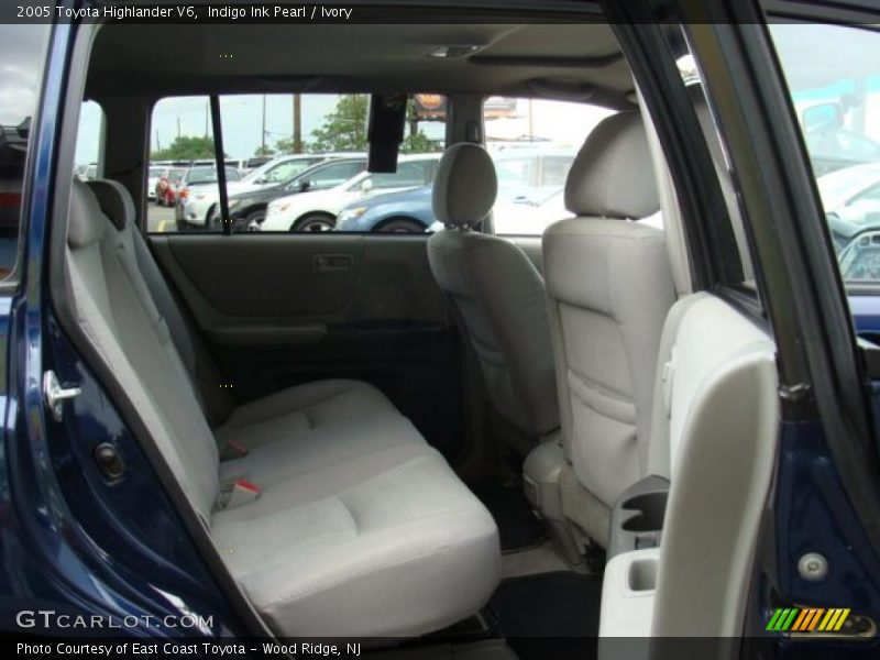 Indigo Ink Pearl / Ivory 2005 Toyota Highlander V6