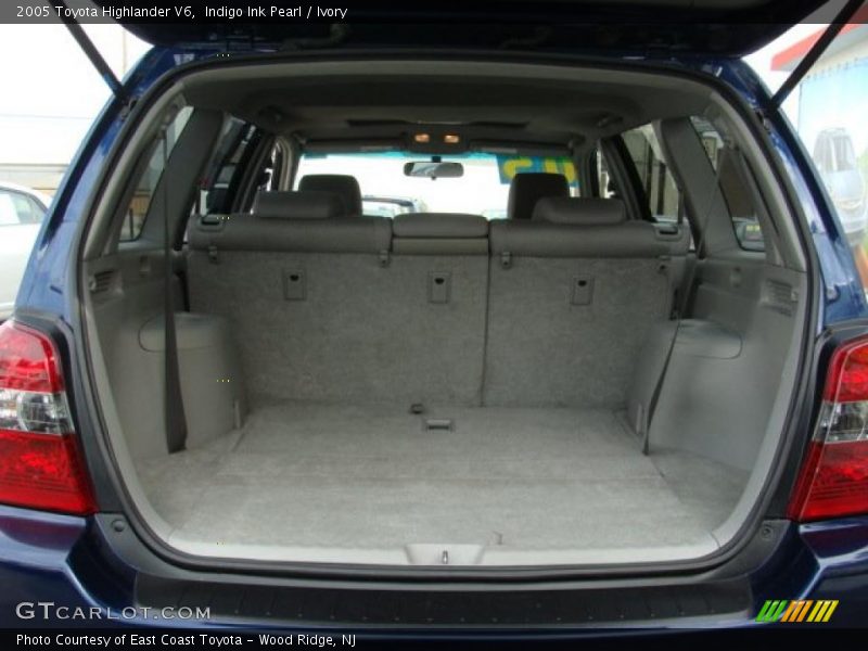 Indigo Ink Pearl / Ivory 2005 Toyota Highlander V6