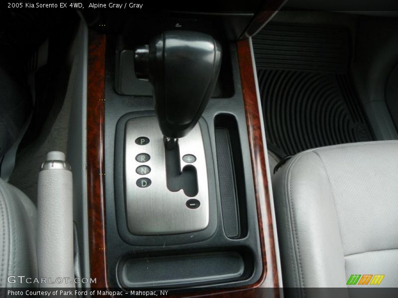 Alpine Gray / Gray 2005 Kia Sorento EX 4WD