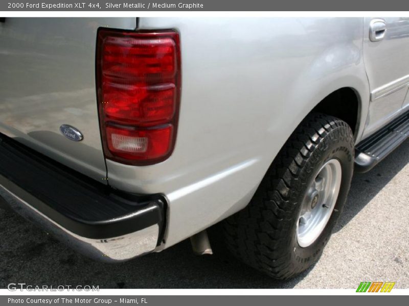 Silver Metallic / Medium Graphite 2000 Ford Expedition XLT 4x4