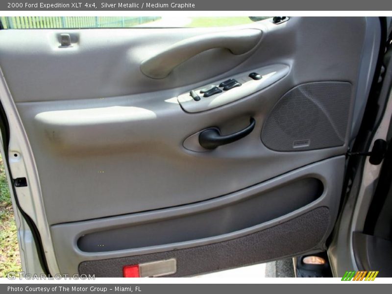 Silver Metallic / Medium Graphite 2000 Ford Expedition XLT 4x4