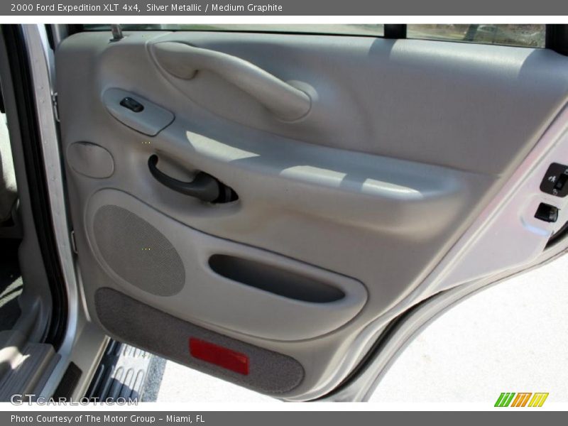 Silver Metallic / Medium Graphite 2000 Ford Expedition XLT 4x4