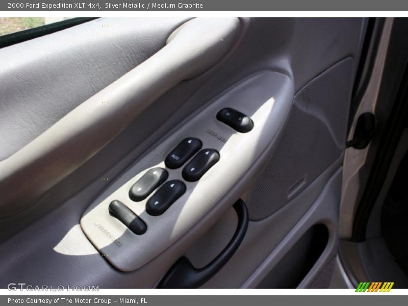 Silver Metallic / Medium Graphite 2000 Ford Expedition XLT 4x4