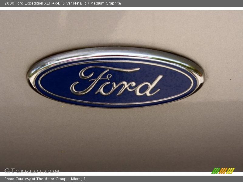 Silver Metallic / Medium Graphite 2000 Ford Expedition XLT 4x4