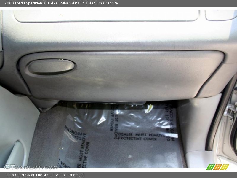 Silver Metallic / Medium Graphite 2000 Ford Expedition XLT 4x4
