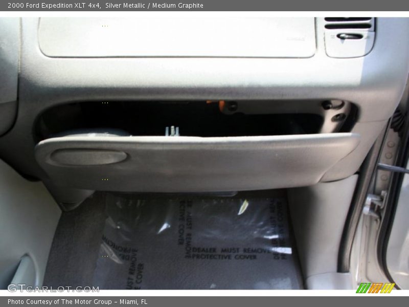 Silver Metallic / Medium Graphite 2000 Ford Expedition XLT 4x4