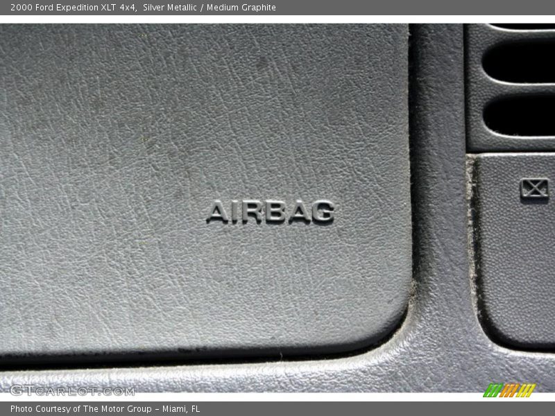 Silver Metallic / Medium Graphite 2000 Ford Expedition XLT 4x4