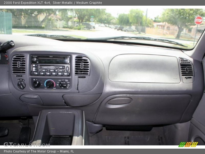 Silver Metallic / Medium Graphite 2000 Ford Expedition XLT 4x4