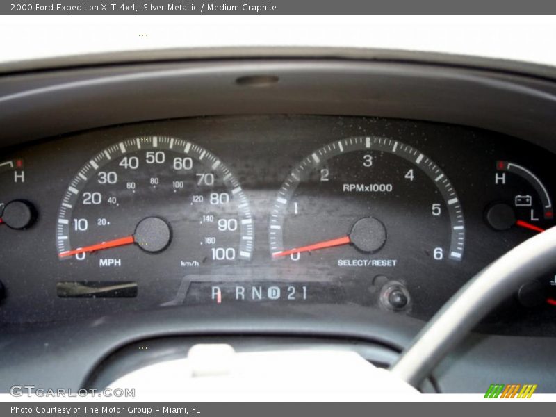 Silver Metallic / Medium Graphite 2000 Ford Expedition XLT 4x4