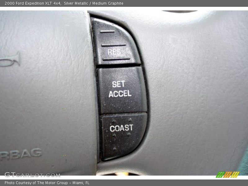 Silver Metallic / Medium Graphite 2000 Ford Expedition XLT 4x4