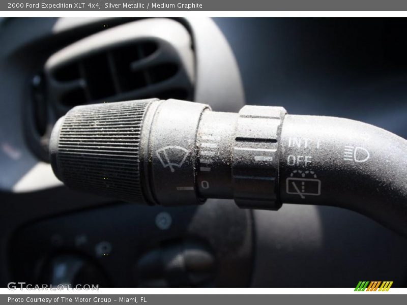 Silver Metallic / Medium Graphite 2000 Ford Expedition XLT 4x4