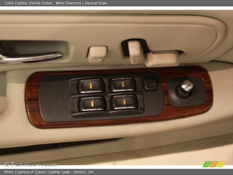 White Diamond / Neutral Shale 1999 Cadillac DeVille Sedan