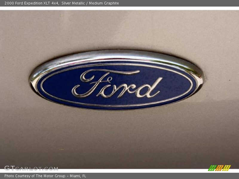 Silver Metallic / Medium Graphite 2000 Ford Expedition XLT 4x4
