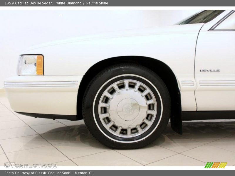 White Diamond / Neutral Shale 1999 Cadillac DeVille Sedan