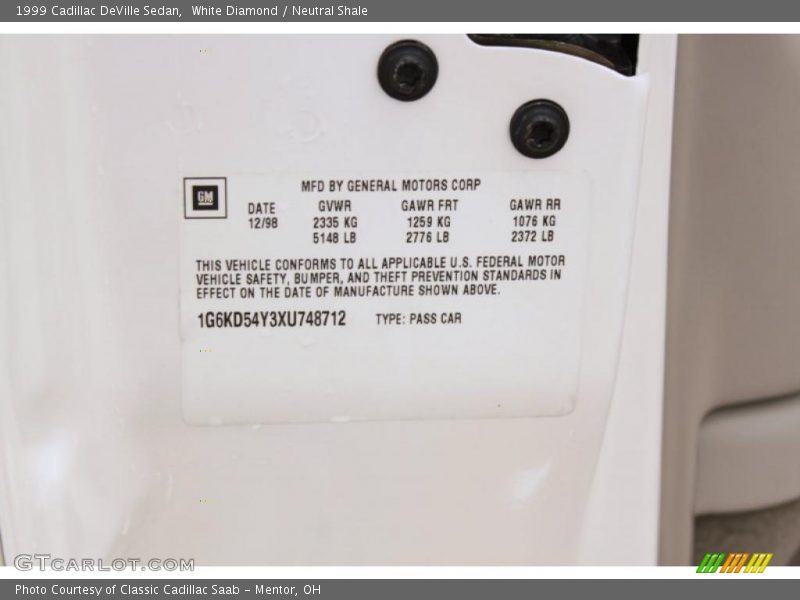 White Diamond / Neutral Shale 1999 Cadillac DeVille Sedan