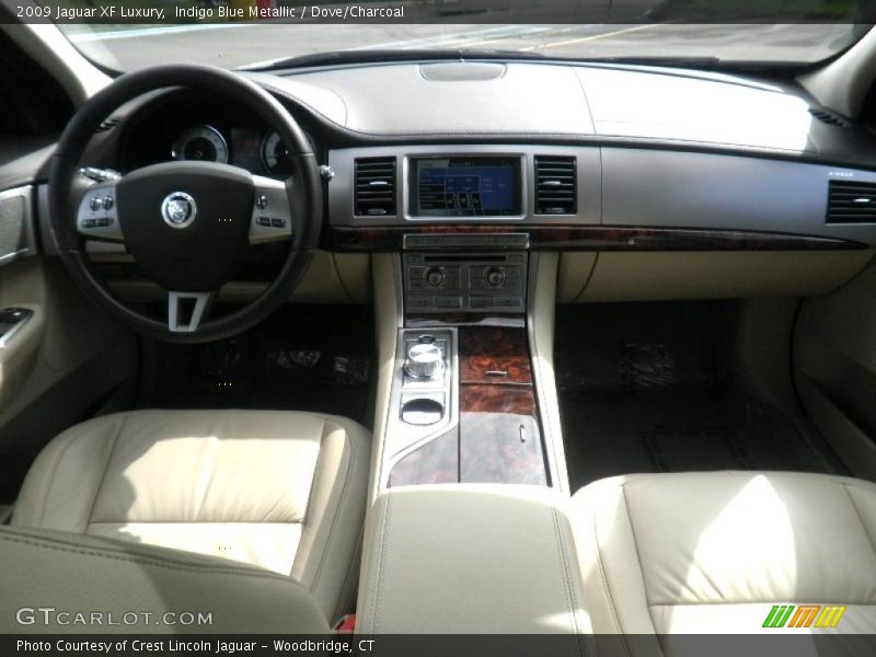 Dashboard of 2009 XF Luxury