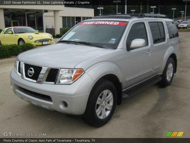 Silver Lightning Metallic / Graphite 2005 Nissan Pathfinder LE