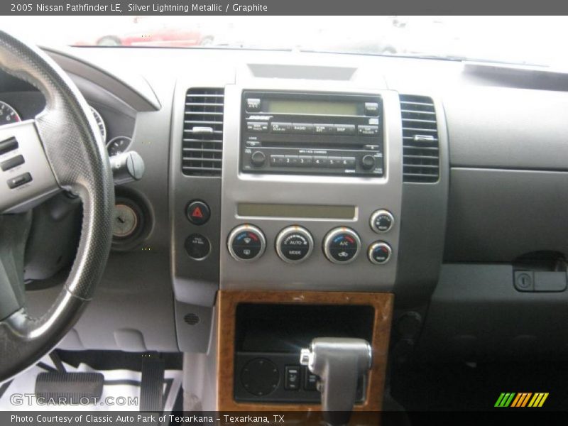 Silver Lightning Metallic / Graphite 2005 Nissan Pathfinder LE
