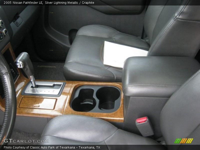 Silver Lightning Metallic / Graphite 2005 Nissan Pathfinder LE