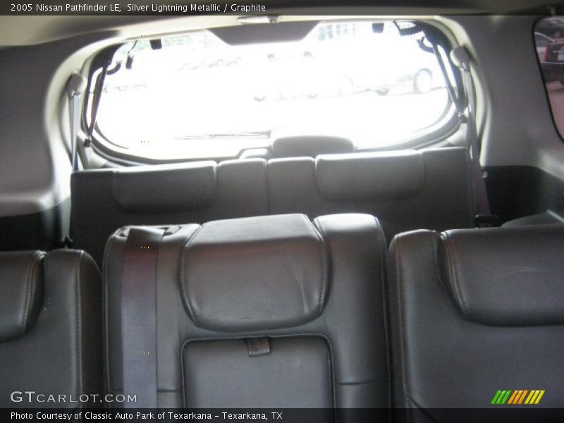 Silver Lightning Metallic / Graphite 2005 Nissan Pathfinder LE